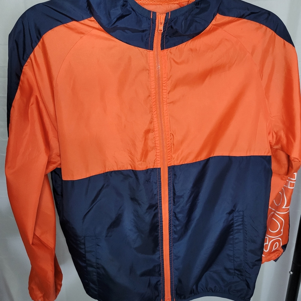 Boys Adidas windbreaker size medium. This item was worn.